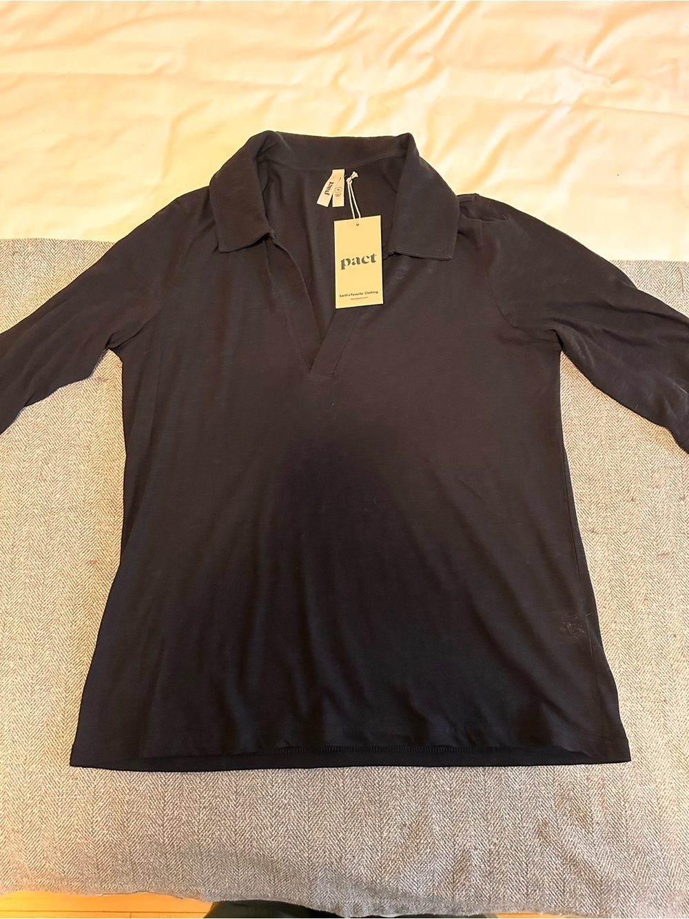 Pact Women's Black Collared V-Neck 3/4 Sleeve Top
